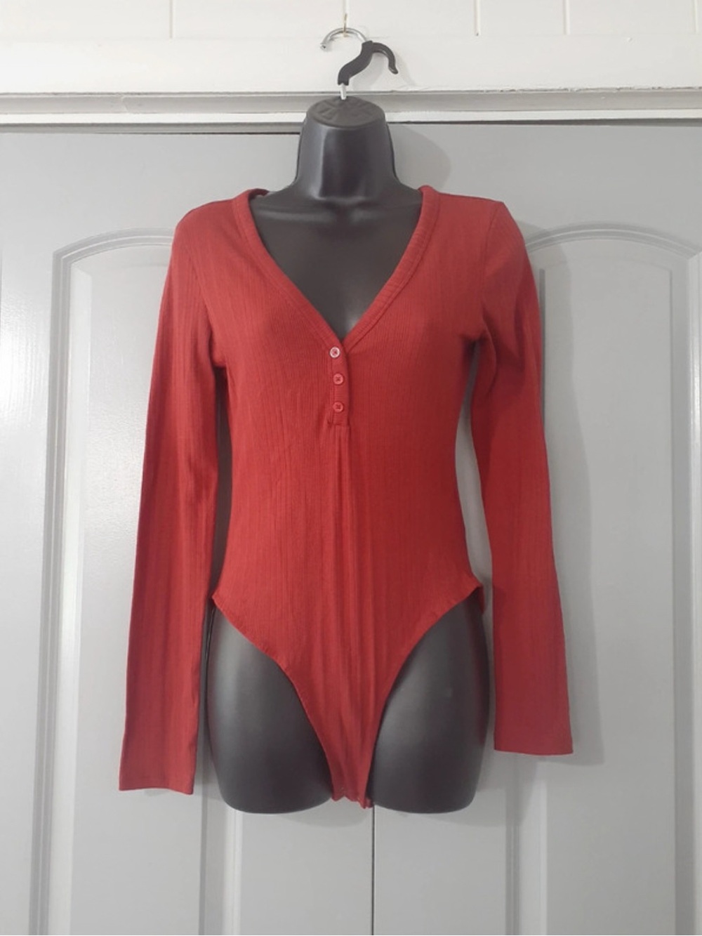 Forever 21 Ribbed Long-Sleeve Button Front Bodysuit - Rust Red size medium